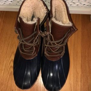 Blue and brown sperry topsider duck boots